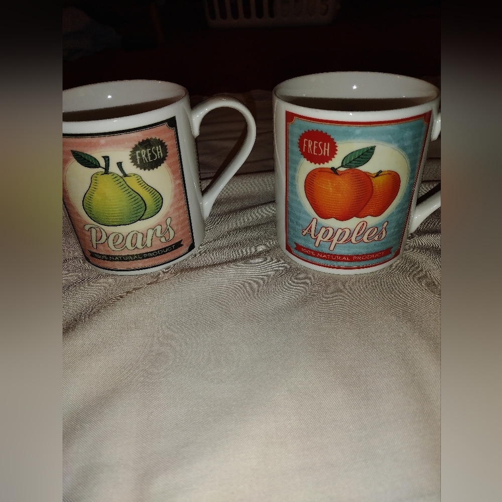 Two Home Essentials Coffee Tea Mugs Fruit Motif Pear and Apple 12 oz